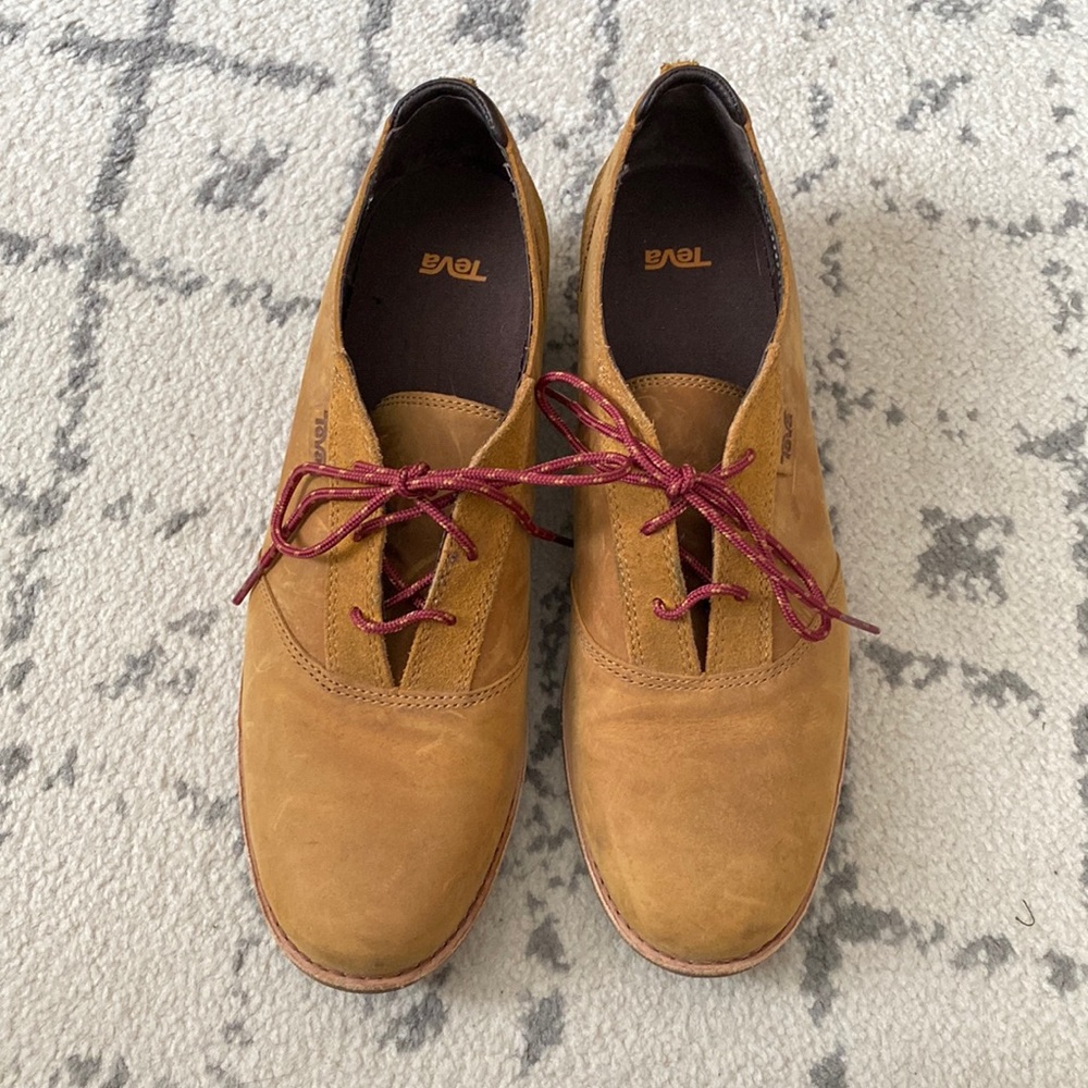 Teva De La Vina Oxford Size 10